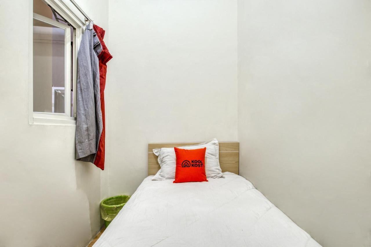 Koolkost Syariah @ Capsule Homestay Kedungdoro Surabaya Kültér fotó